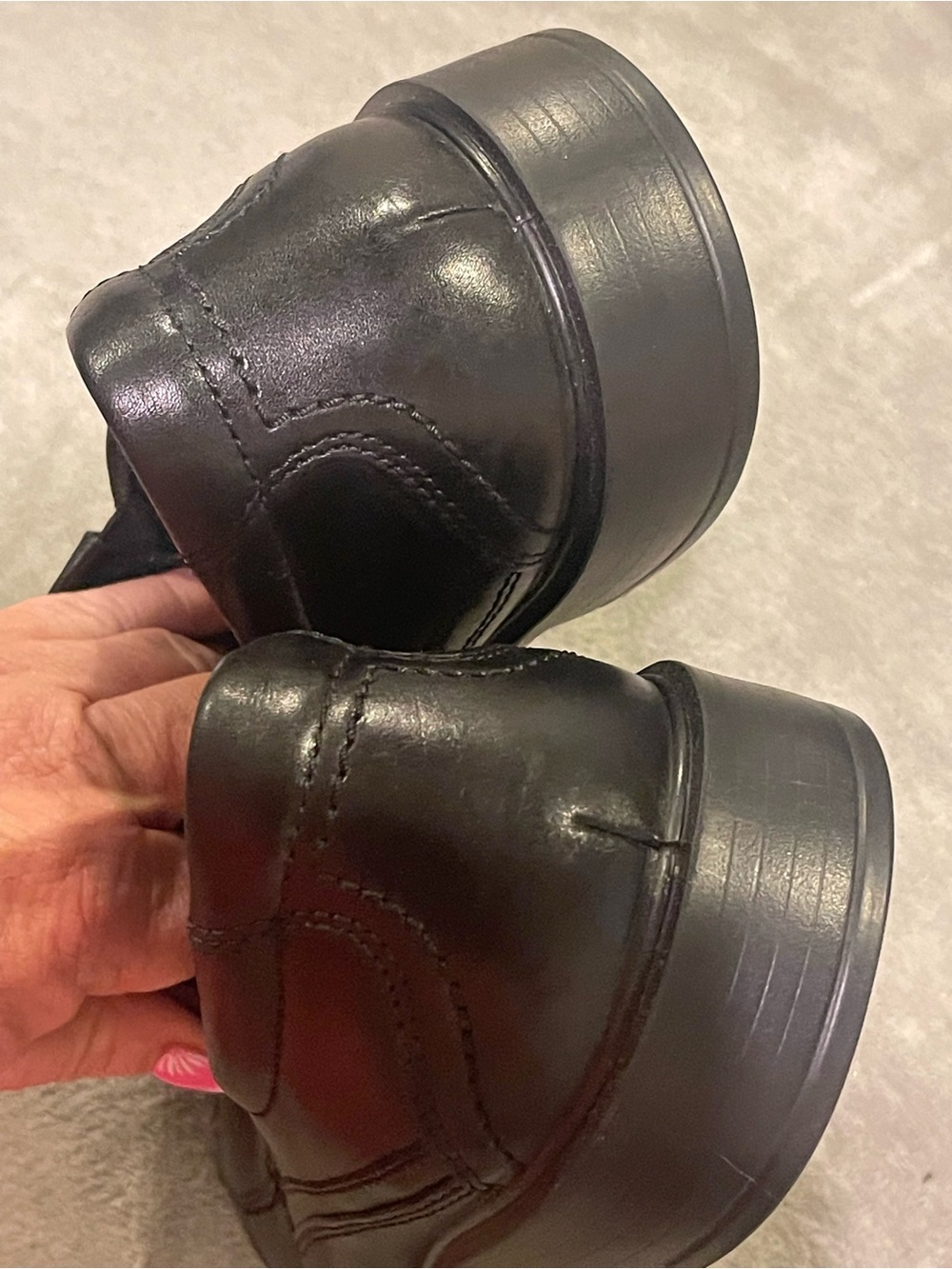 ECCO Men’s Black Leather Slip-On Loafers - Picture 6 of 10